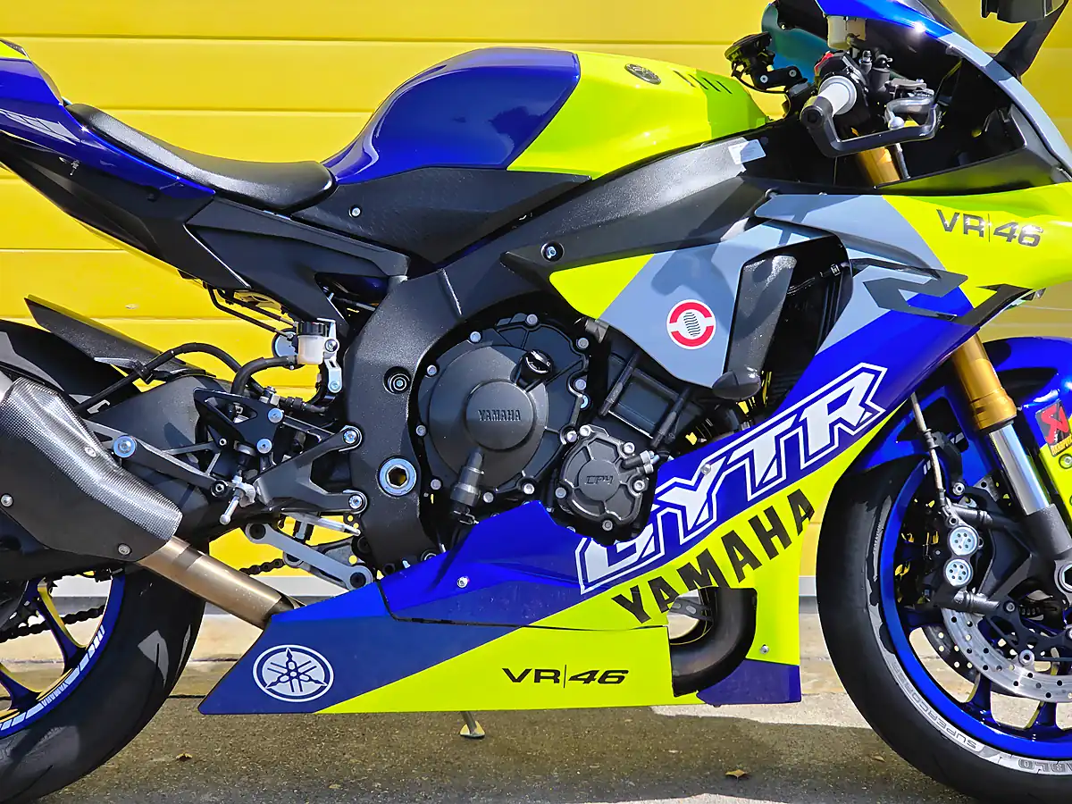 Used 2017 Yamaha R1 Gytr Rossi Replica Blue - Interior and Exterior details 9