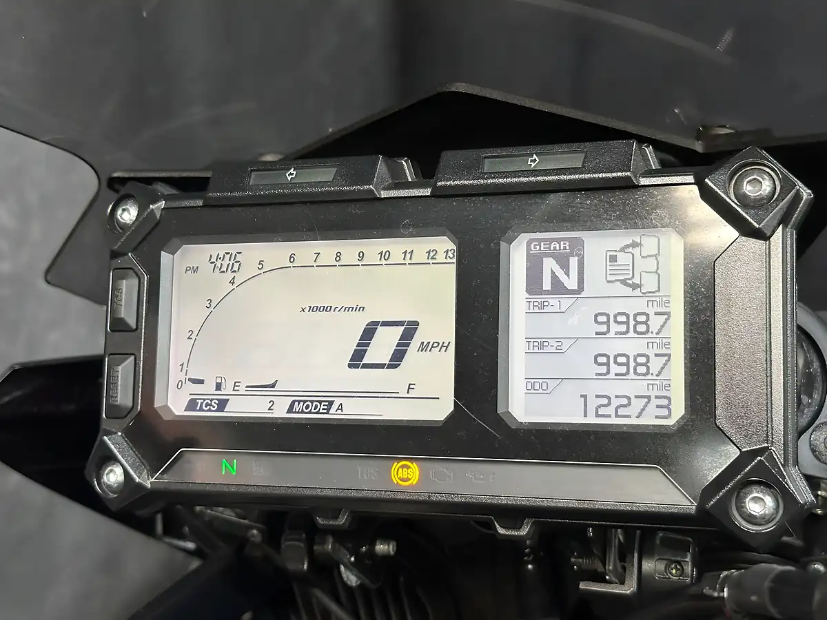 Used 2017 Yamaha Tracer 900 Black - Interior and Exterior details 3