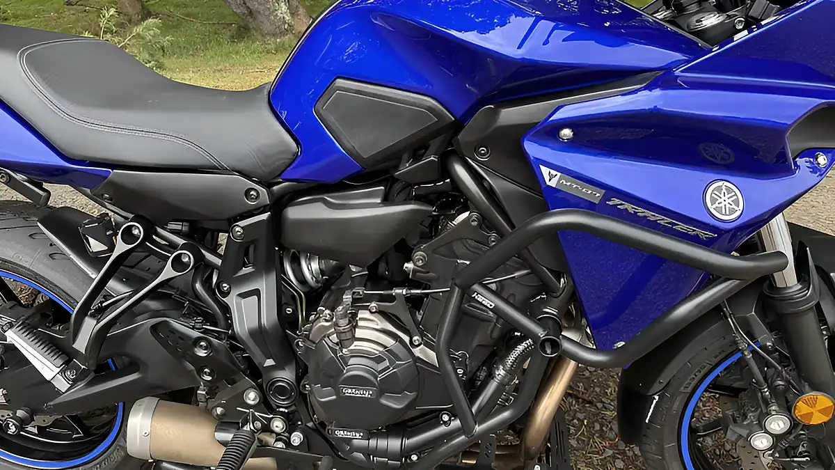Used 2017 Yamaha Tracer Blue - Interior and Exterior details 6