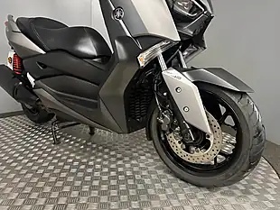 Used 2017 Yamaha Xmax 300 Grey - Interior and Exterior details 11