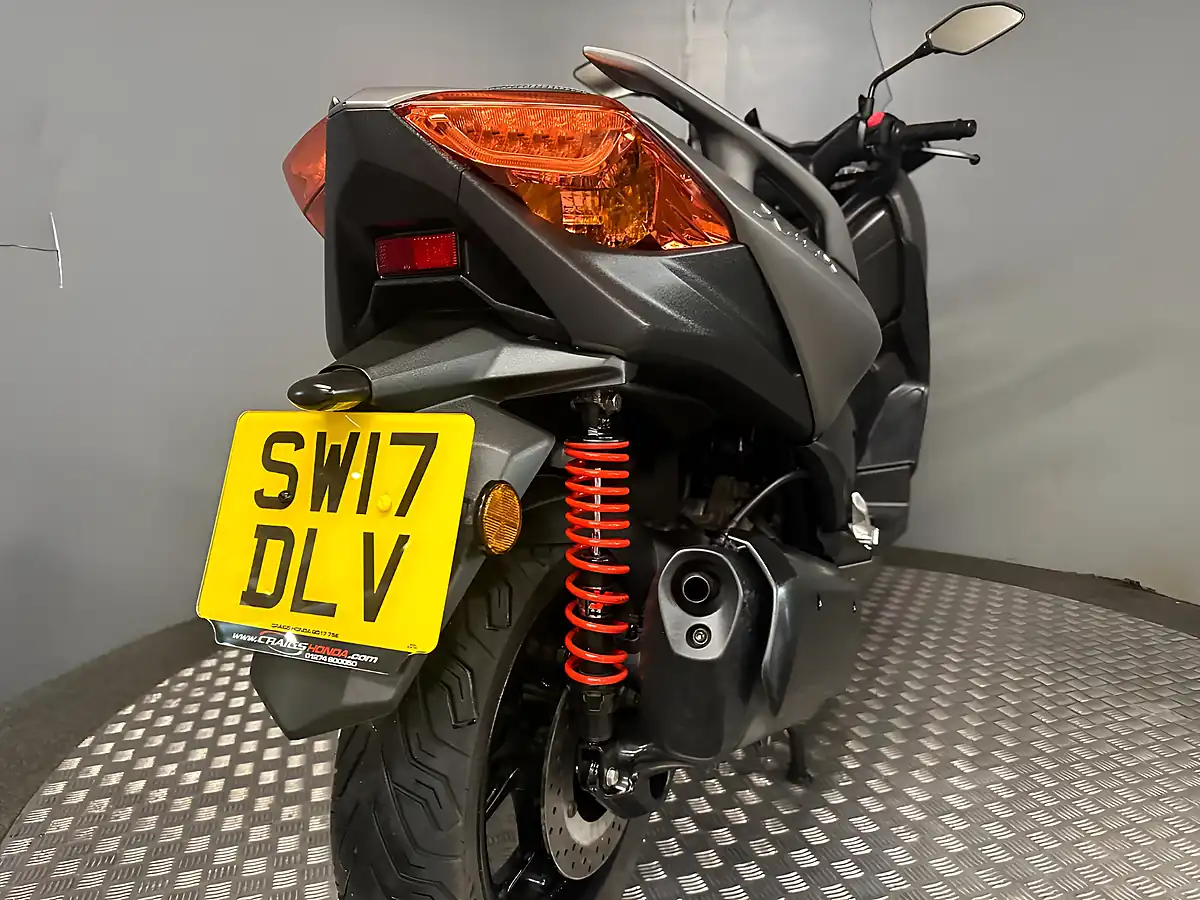 Used 2017 Yamaha Xmax 300 Grey - Interior and Exterior details 15