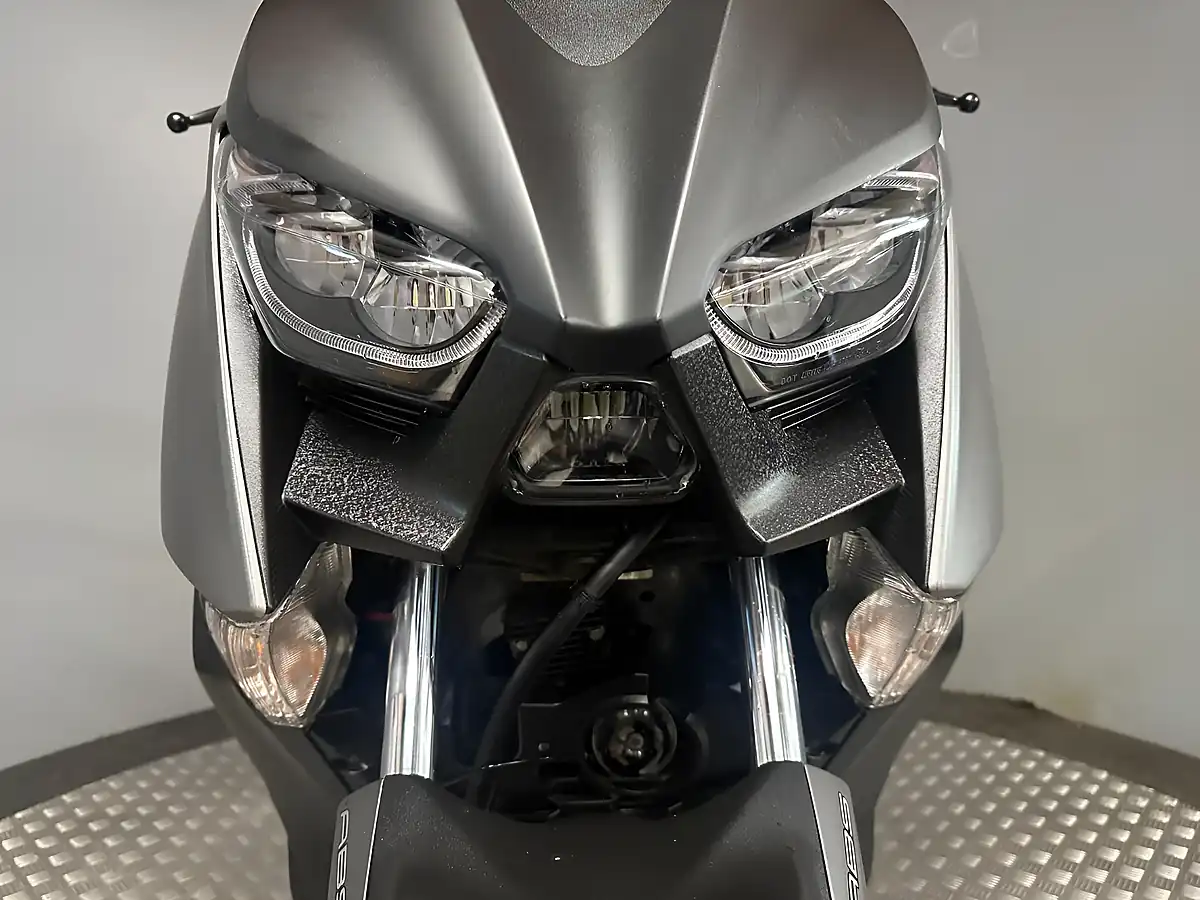 Used 2017 Yamaha Xmax 300 Grey - Interior and Exterior details 5