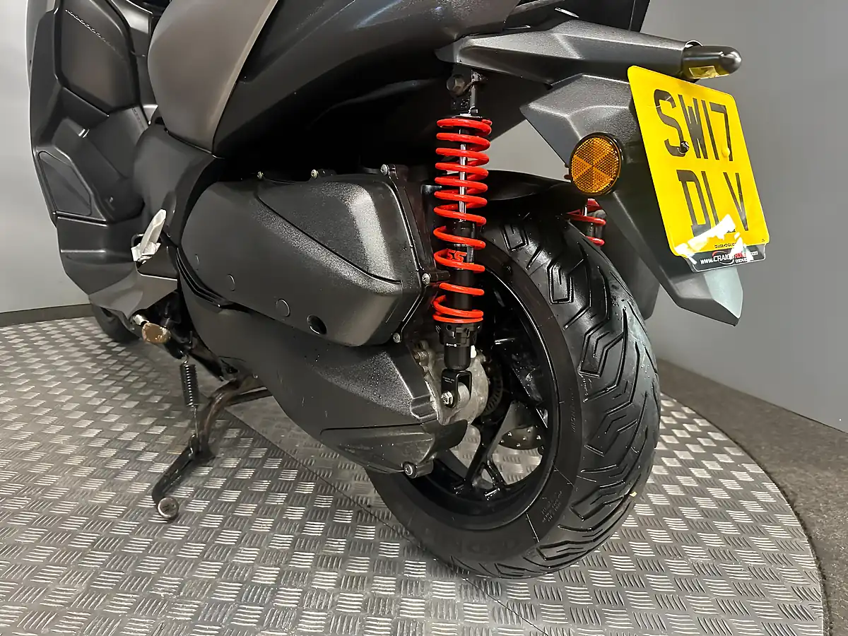 Used 2017 Yamaha Xmax 300 Grey - Interior and Exterior details 8