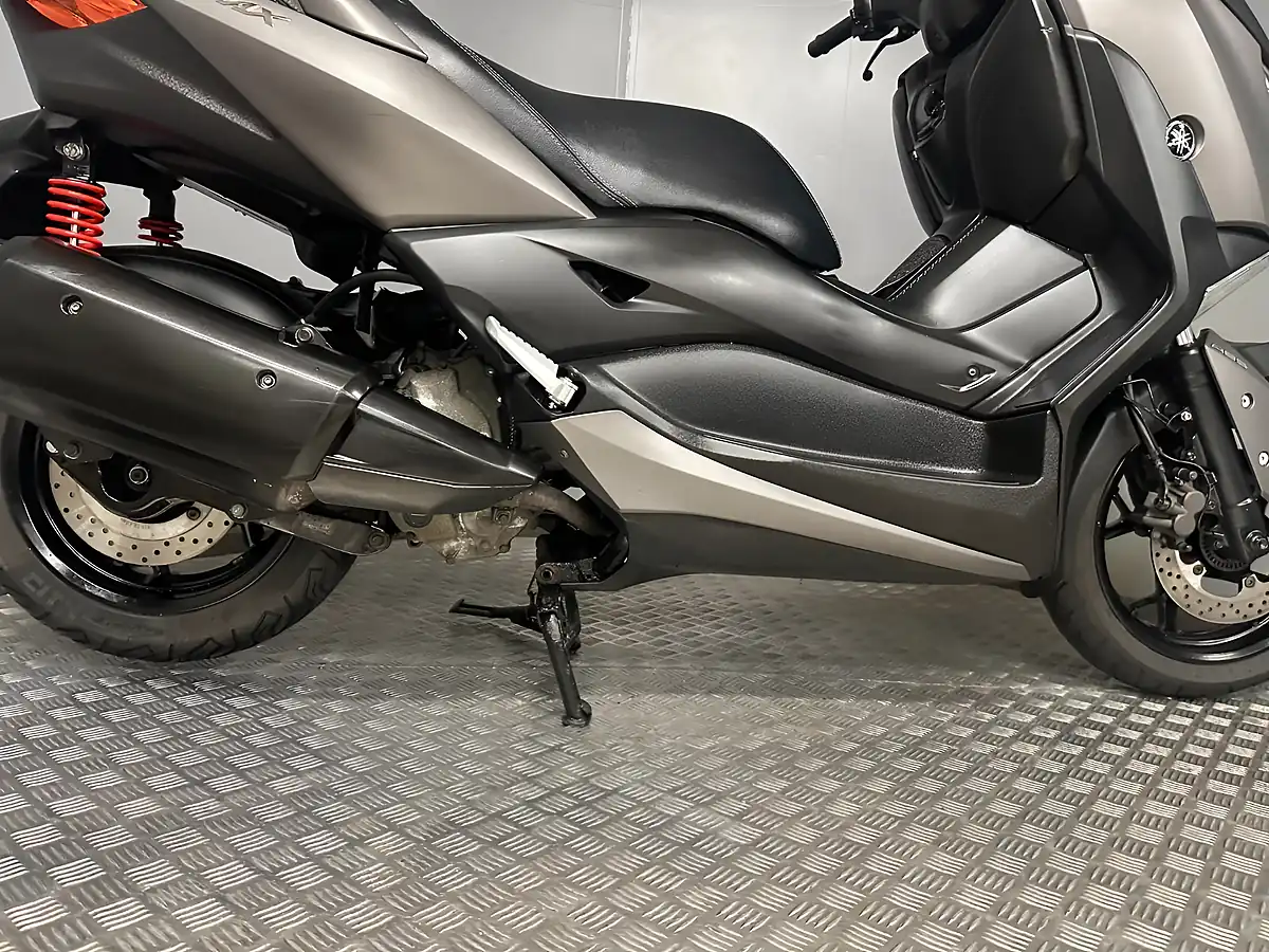 Used 2017 Yamaha Xmax 300 Grey - Interior and Exterior details 9