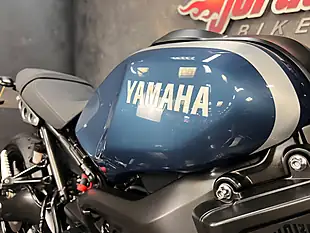 Used 2017 Yamaha XSR900 Sport Heritage Blue - Interior and Exterior details 8