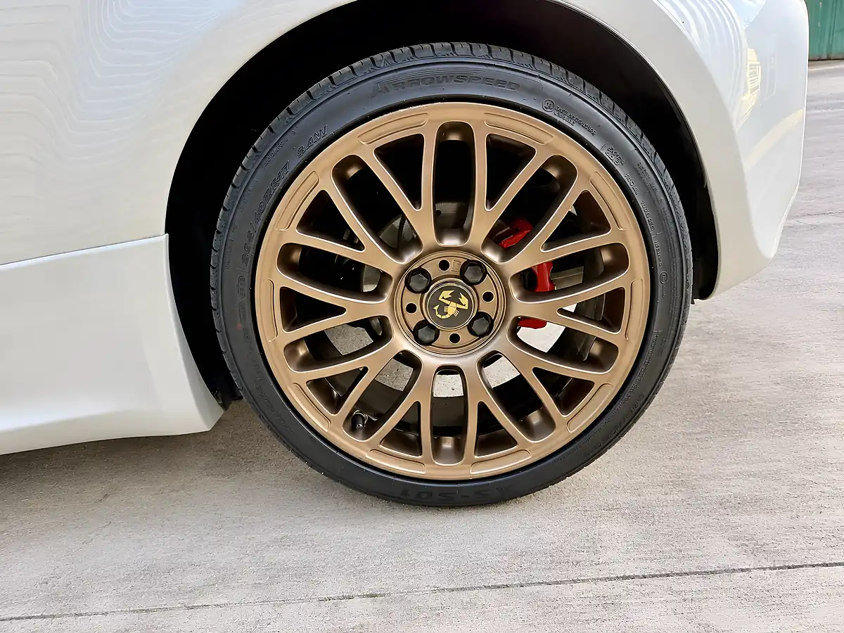 Used 2018 Abarth 595 White - Interior and Exterior details 6