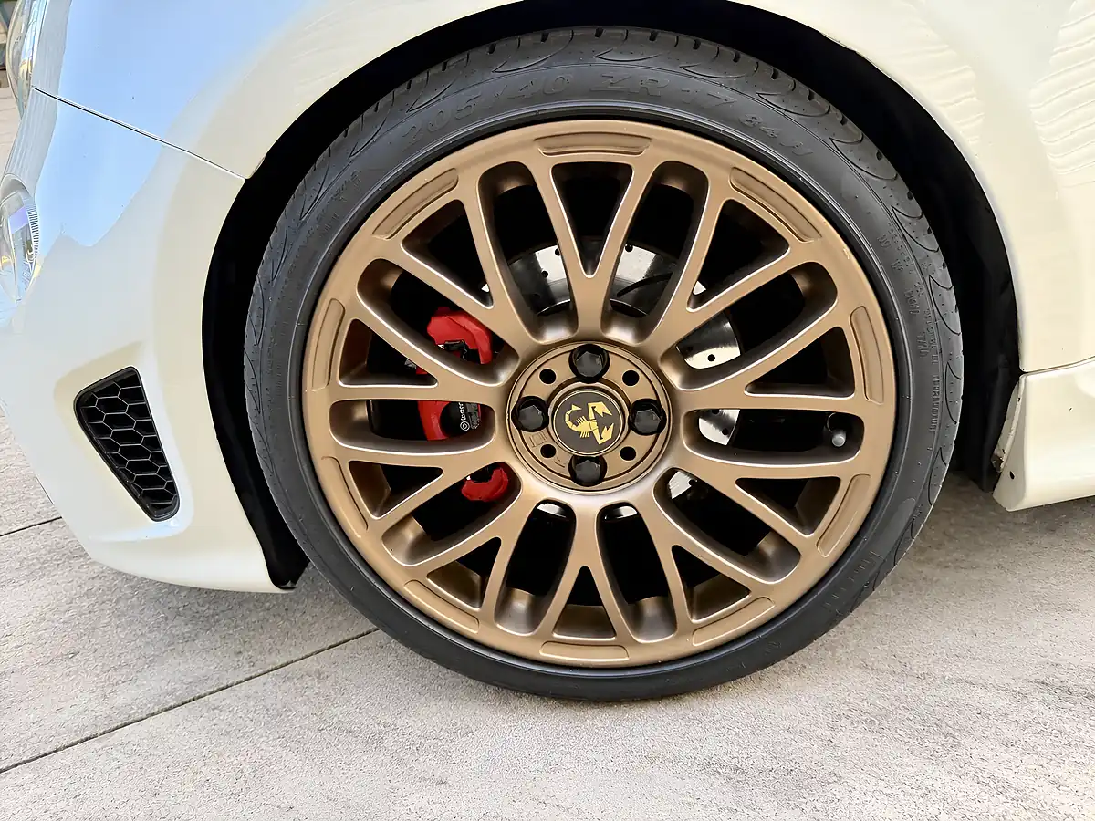 Used 2018 Abarth 595 White - Interior and Exterior details 7