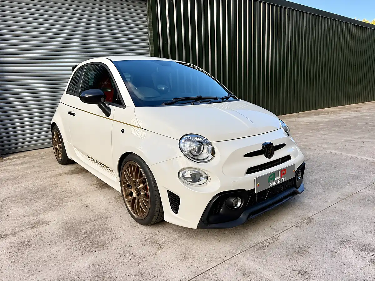 Used 2018 Abarth 595 White - Interior and Exterior details 9