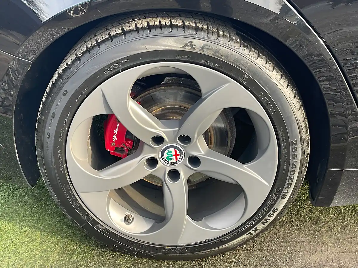 Used 2018 Alfa Romeo Giulia Speciale Black - Interior and Exterior details 12