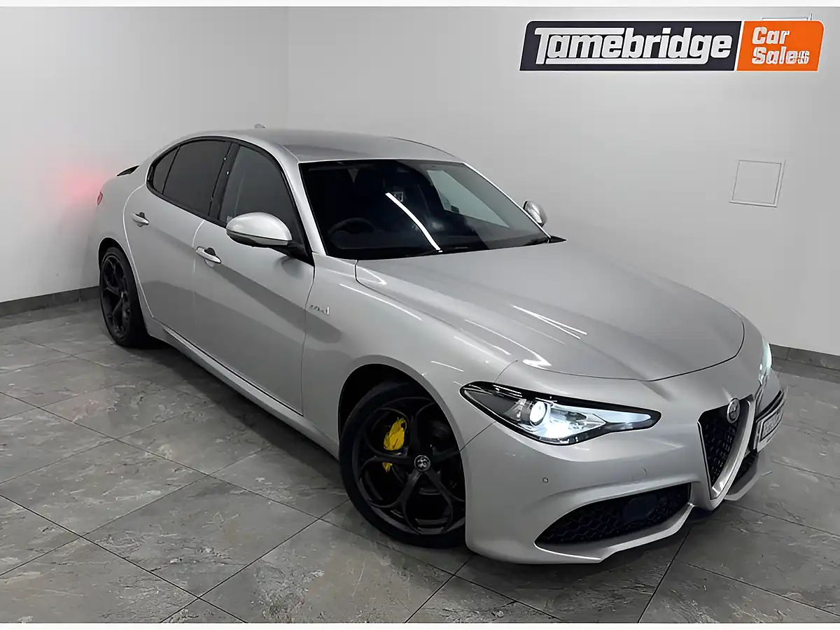 Used 2018 Alfa Romeo Giulia Speciale Grey - Front View