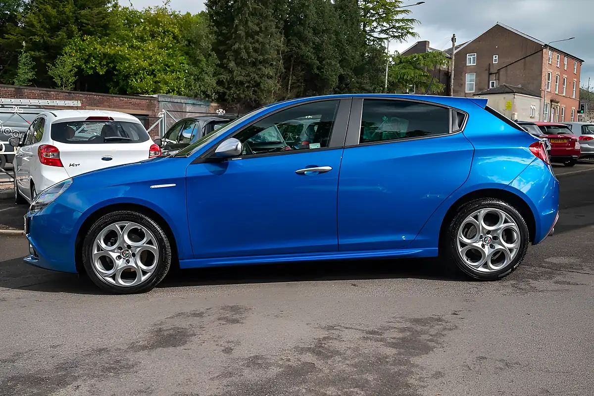 Used 2018 Alfa Romeo Giulietta Sport Cobalto Blue - Front View