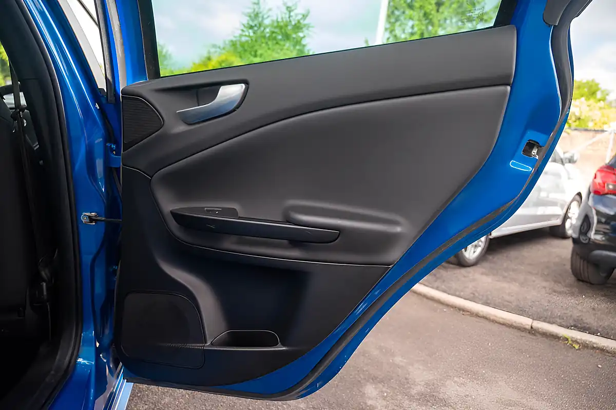 Used 2018 Alfa Romeo Giulietta Sport Cobalto Blue - Interior and Exterior details 12