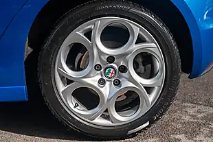 Used 2018 Alfa Romeo Giulietta Sport Cobalto Blue - Interior and Exterior details 7
