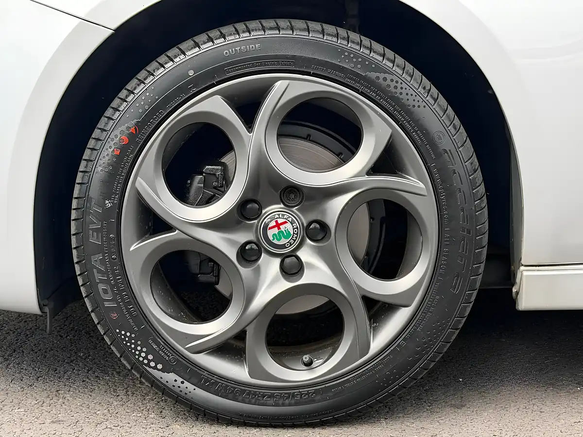 Used 2018 Alfa Romeo Giulietta Sport Grey - Interior and Exterior details 12