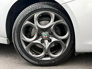 Used 2018 Alfa Romeo Giulietta Sport Grey - Interior and Exterior details 9