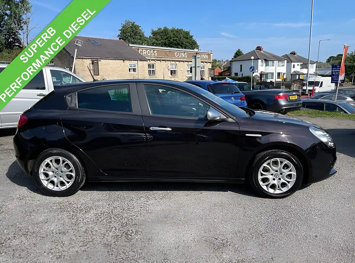 Used 2018 Alfa Romeo Giulietta Tecnica Etna Black - Front View