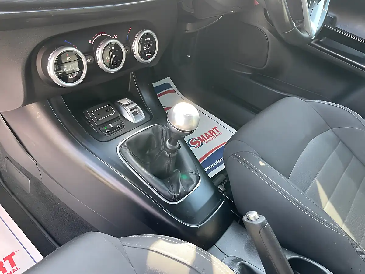 Used 2018 Alfa Romeo Giulietta Tecnica Etna Black - Interior and Exterior details 17