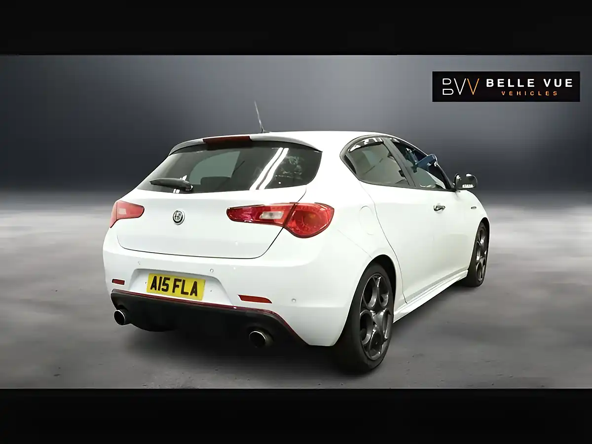 Used 2018 Alfa Romeo Giulietta Veloce Alfa White - Interior and Exterior details 4