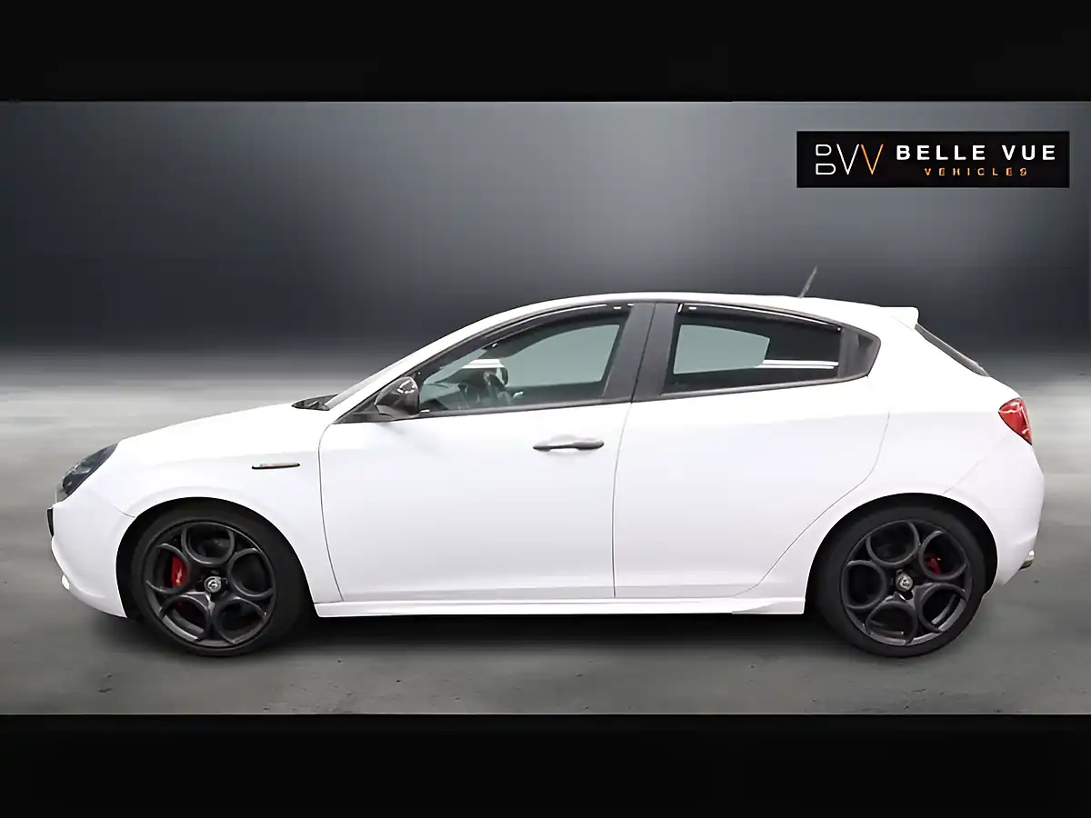 Used 2018 Alfa Romeo Giulietta Veloce Alfa White - Interior and Exterior details 7