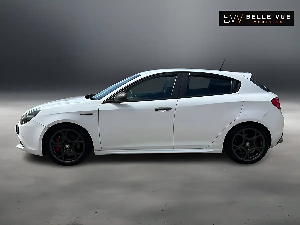 Used 2018 Alfa Romeo Giulietta Veloce Alfa White - Interior and Exterior details 13