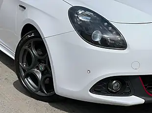 Used 2018 Alfa Romeo Giulietta Veloce Alfa White - Interior and Exterior details 17