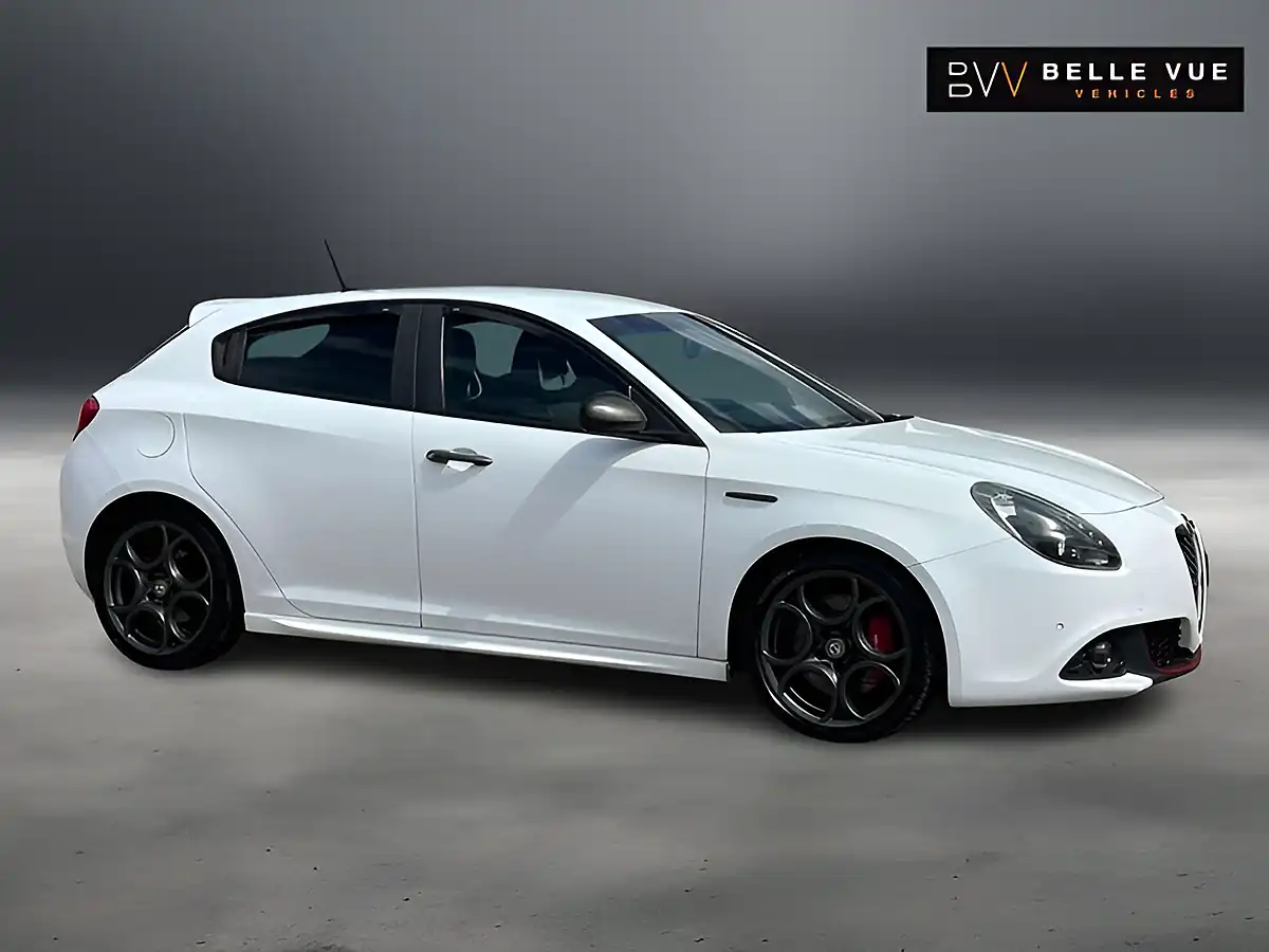 Used 2018 Alfa Romeo Giulietta Veloce Alfa White - Interior and Exterior details 3