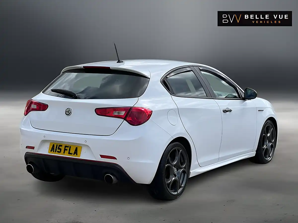 Used 2018 Alfa Romeo Giulietta Veloce Alfa White - Interior and Exterior details 7