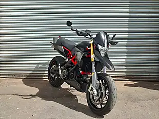 Used 2018 Aprilia Dorsoduro Silver - Interior and Exterior details 2