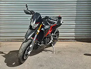 Used 2018 Aprilia Dorsoduro Silver - Interior and Exterior details 4