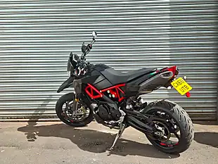 Used 2018 Aprilia Dorsoduro Silver - Interior and Exterior details 7