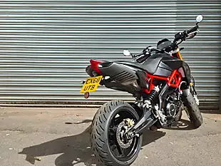 Used 2018 Aprilia Dorsoduro Silver - Interior and Exterior details 9