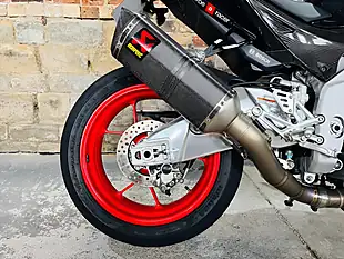 Used 2018 Aprilia Tuono 1100 V4 Factory Silver - Interior and Exterior details 10