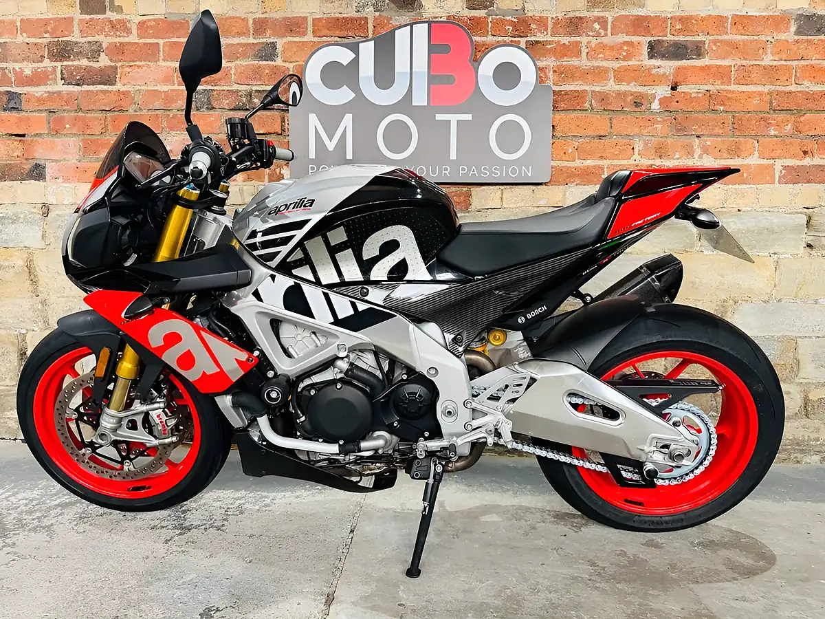 Used 2018 Aprilia Tuono 1100 V4 Factory Silver - Interior and Exterior details 11