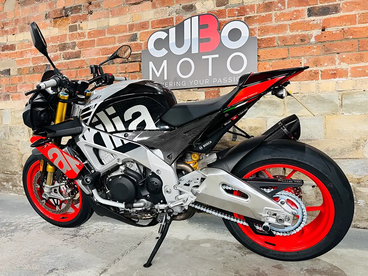 Used 2018 Aprilia Tuono 1100 V4 Factory Silver - Interior and Exterior details 13