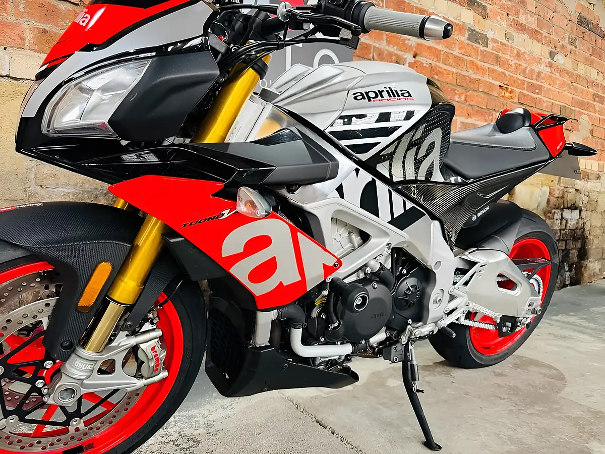Used 2018 Aprilia Tuono 1100 V4 Factory Silver - Interior and Exterior details 15
