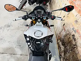 Used 2018 Aprilia Tuono 1100 V4 Factory Silver - Interior and Exterior details 20