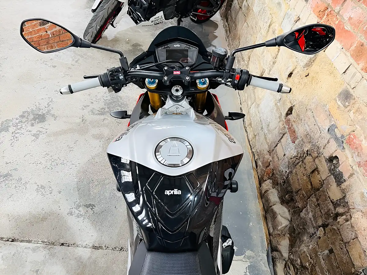 Used 2018 Aprilia Tuono 1100 V4 Factory Silver - Interior and Exterior details 20