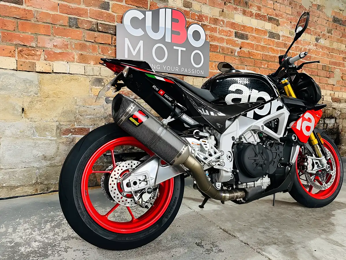 Used 2018 Aprilia Tuono 1100 V4 Factory Silver - Interior and Exterior details 4