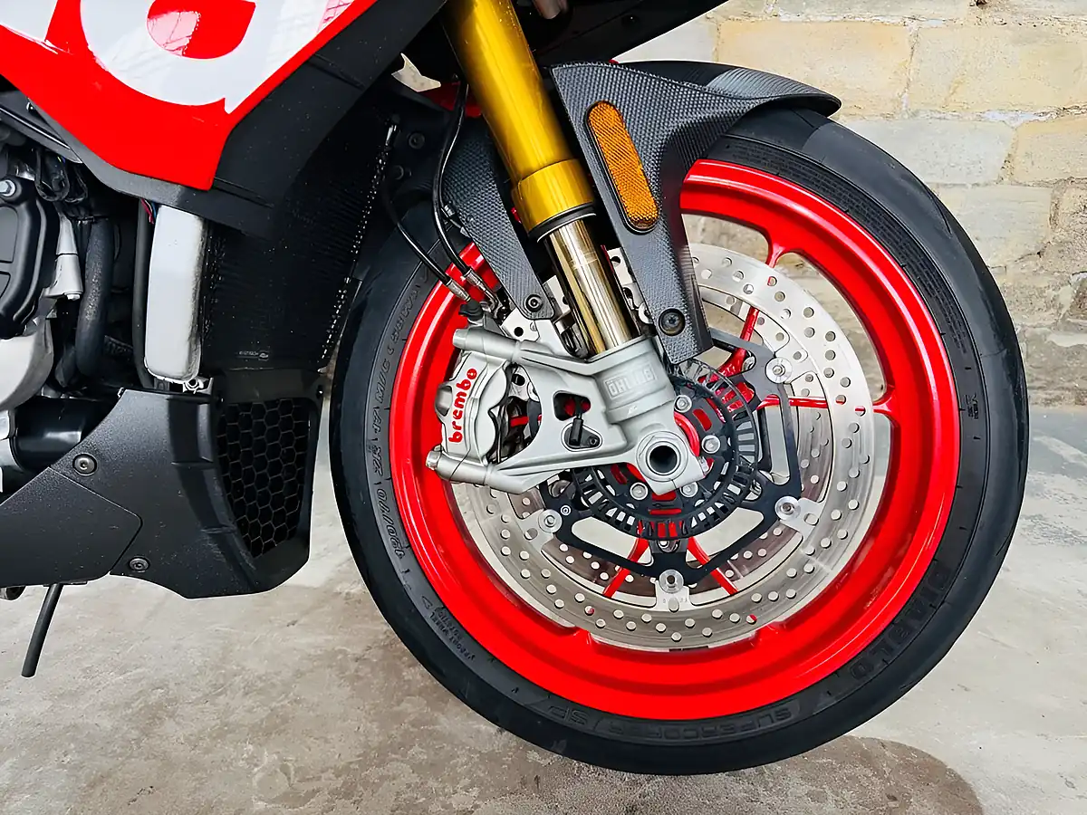 Used 2018 Aprilia Tuono 1100 V4 Factory Silver - Interior and Exterior details 5