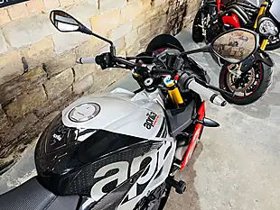 Used 2018 Aprilia Tuono 1100 V4 Factory Silver - Interior and Exterior details 8