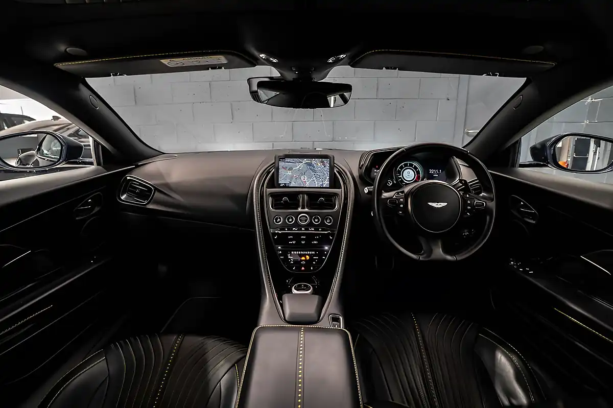 Used 2018 Aston Martin DB11 Coupe Black - Front View