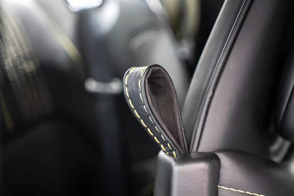 Used 2018 Aston Martin DB11 Coupe Black - Interior and Exterior details 14