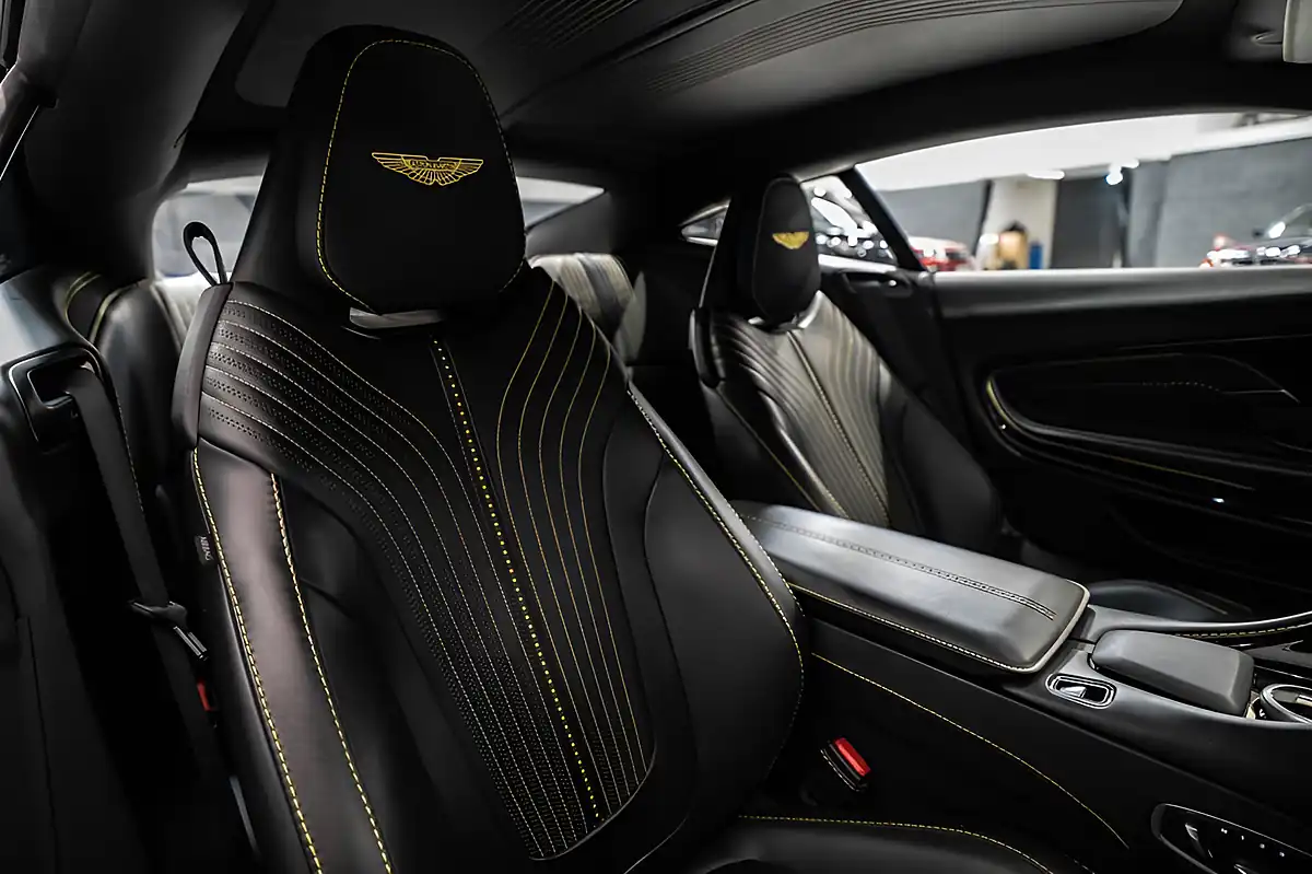 Used 2018 Aston Martin DB11 Coupe Black - Interior and Exterior details 7