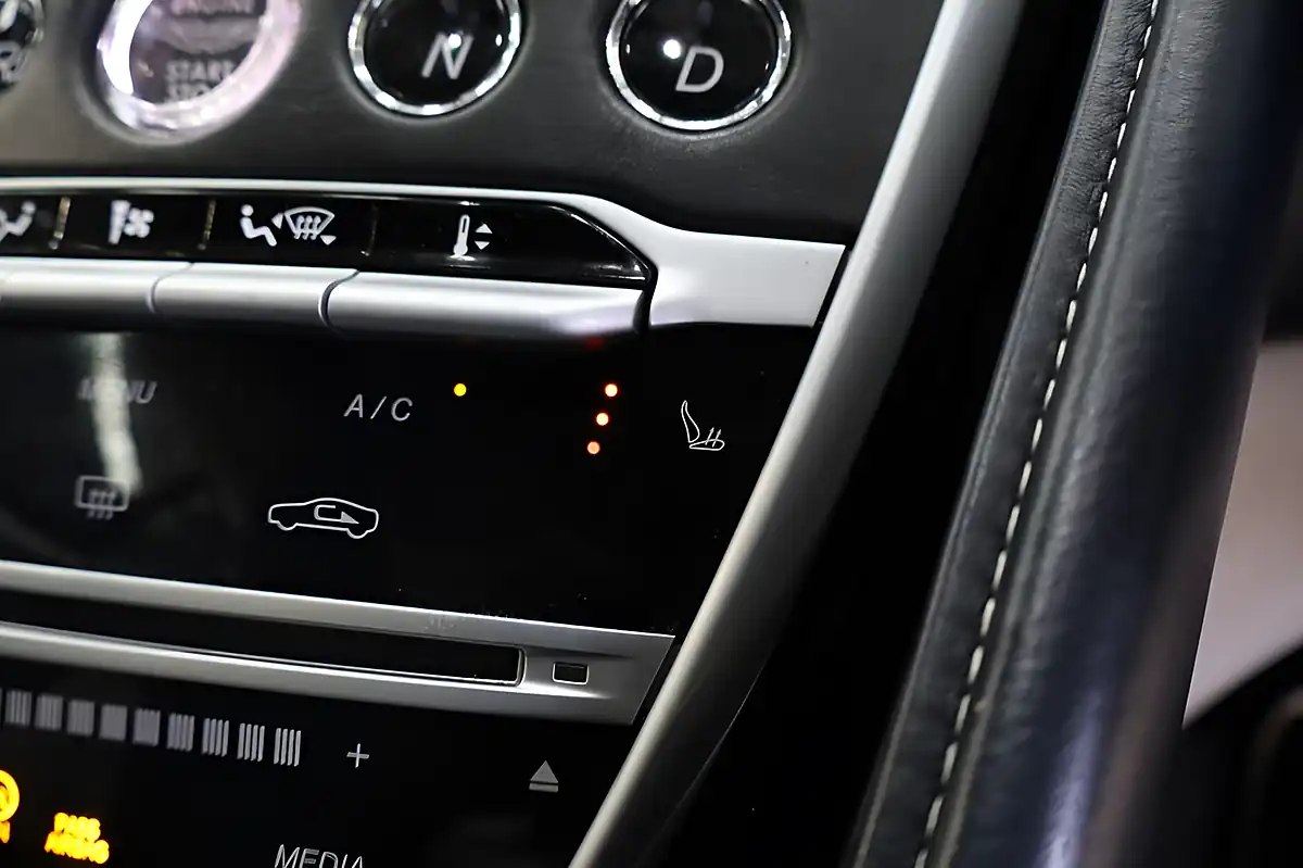 Used 2018 Aston Martin DB11 Coupe Blue - Interior and Exterior details 13