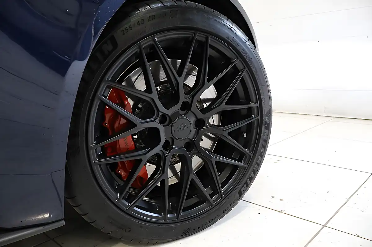Used 2018 Aston Martin DB11 Coupe Blue - Interior and Exterior details 6