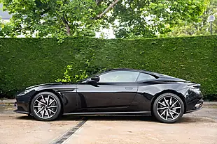 Used 2018 Aston Martin DB11 Onyx Black - Interior and Exterior details 10