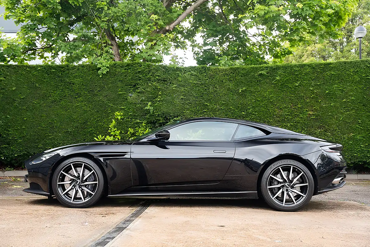 Used 2018 Aston Martin DB11 Onyx Black - Interior and Exterior details 10