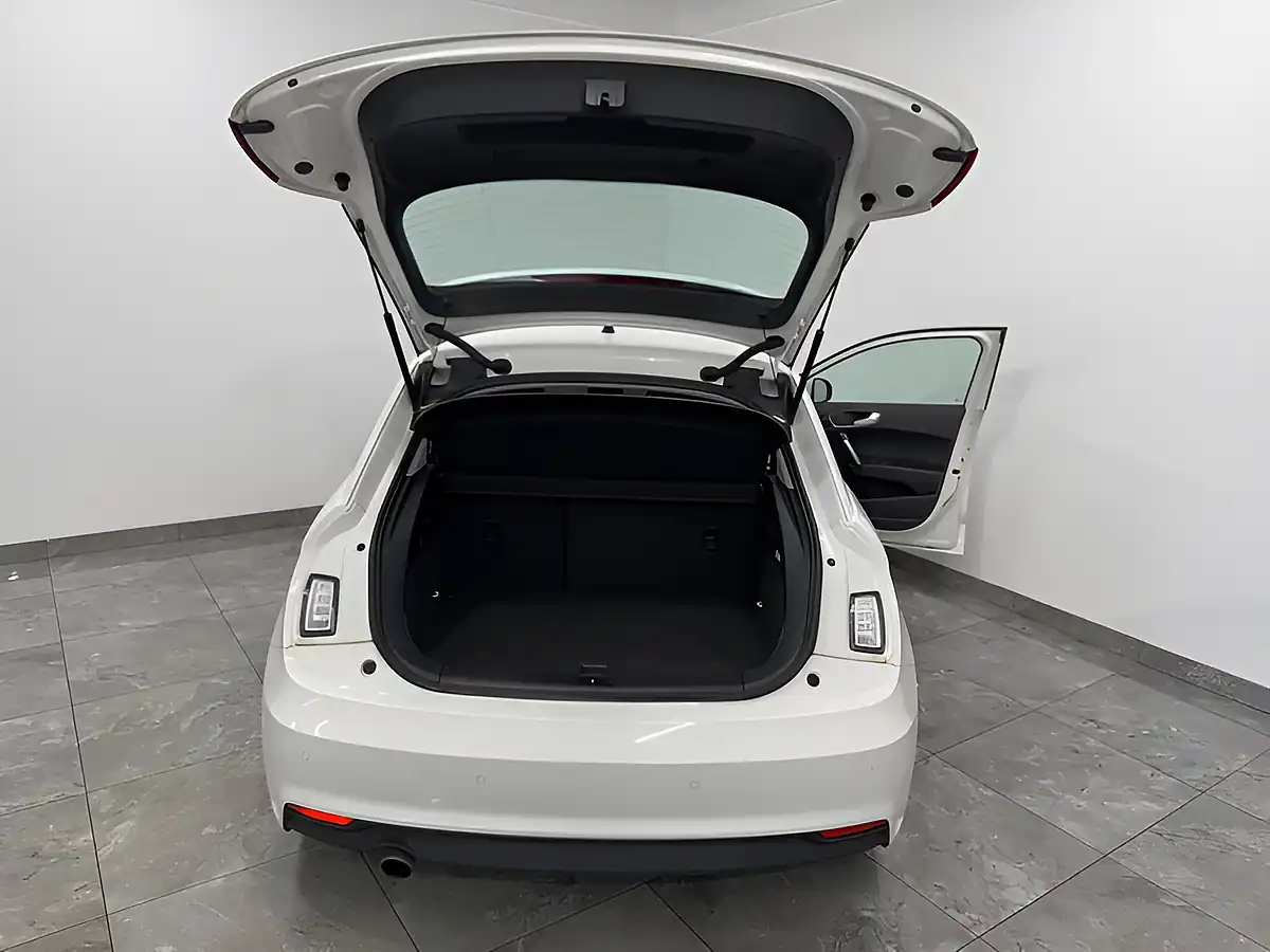 Used 2018 Audi A1 Sport White - Interior and Exterior details 14