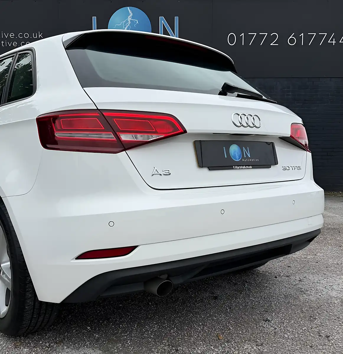 Used 2018 Audi A3 Se Technik White - Interior and Exterior details 10