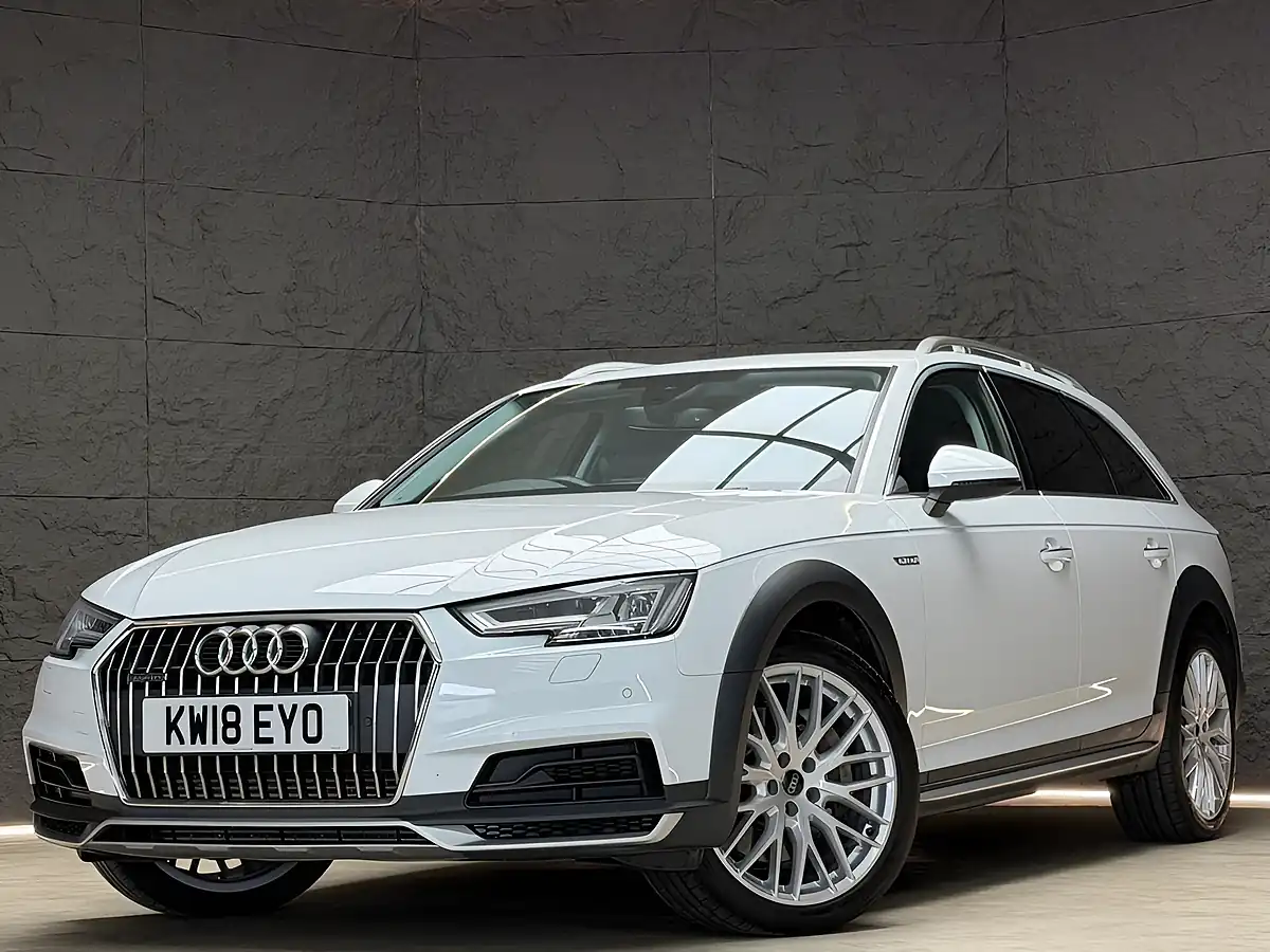 Used 2018 Audi A4 Allroad Sport White - Front View